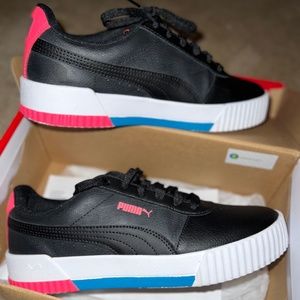 PUMA Sneakers